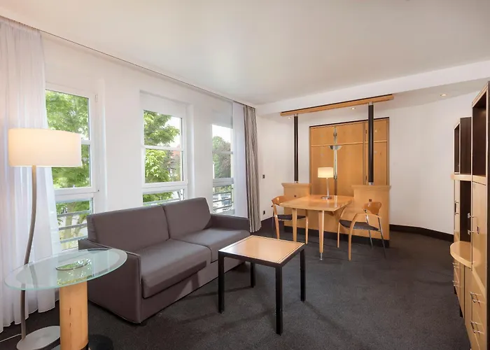 Seminaris لبسيا