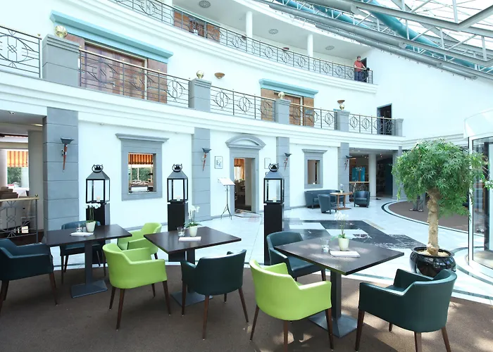 Seminaris لبسيا