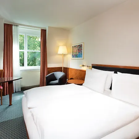 Sunday Hotel Leipzig West Formerly Seminaris Lipcse