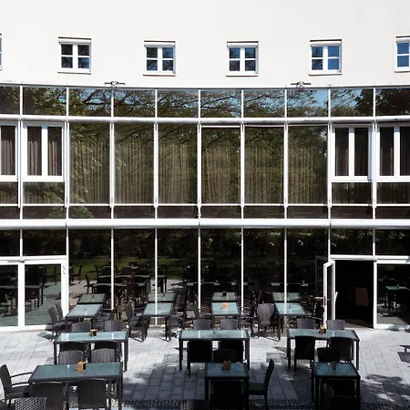 Sunday Hotel Leipzig West Formerly Seminaris 4* Lipcse